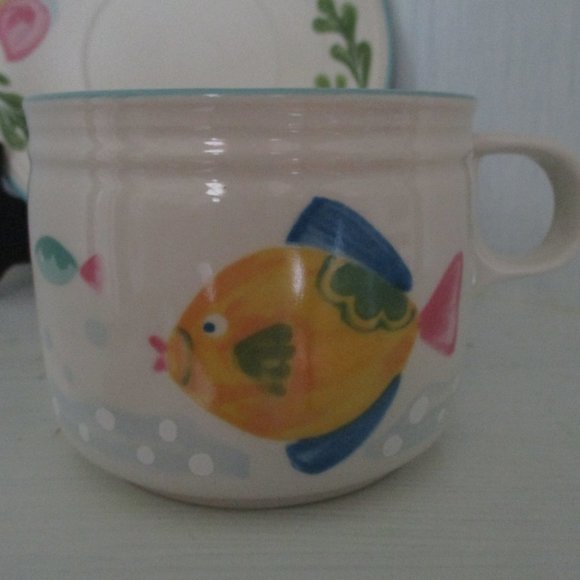 Bundle of 2 Sets - Barrier Reef Cup & Saucers Coastal Fish Seashells - Picture 8 of 10